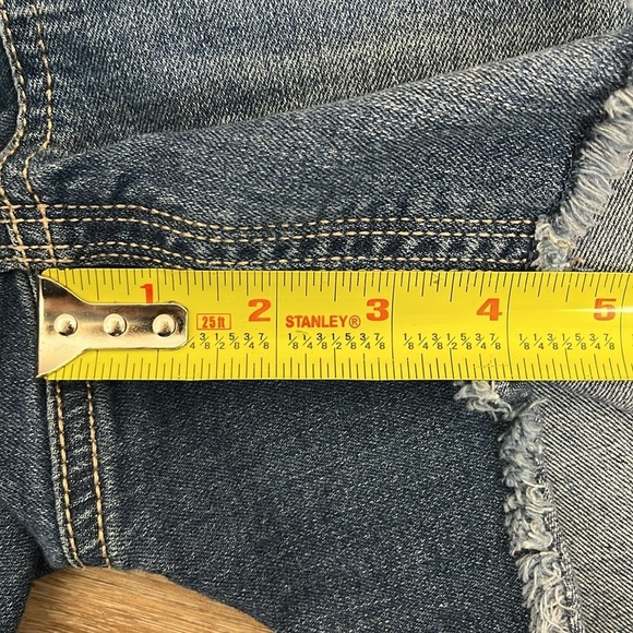 Seven 7 Women's Denim Jean Shorts Size 6 Cut Off Lightly Distressed 4" Inseam - Picture 7 of 14